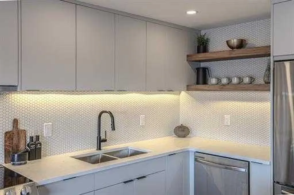 1330 15 Avenue SW Calgary AB T3C 3N7