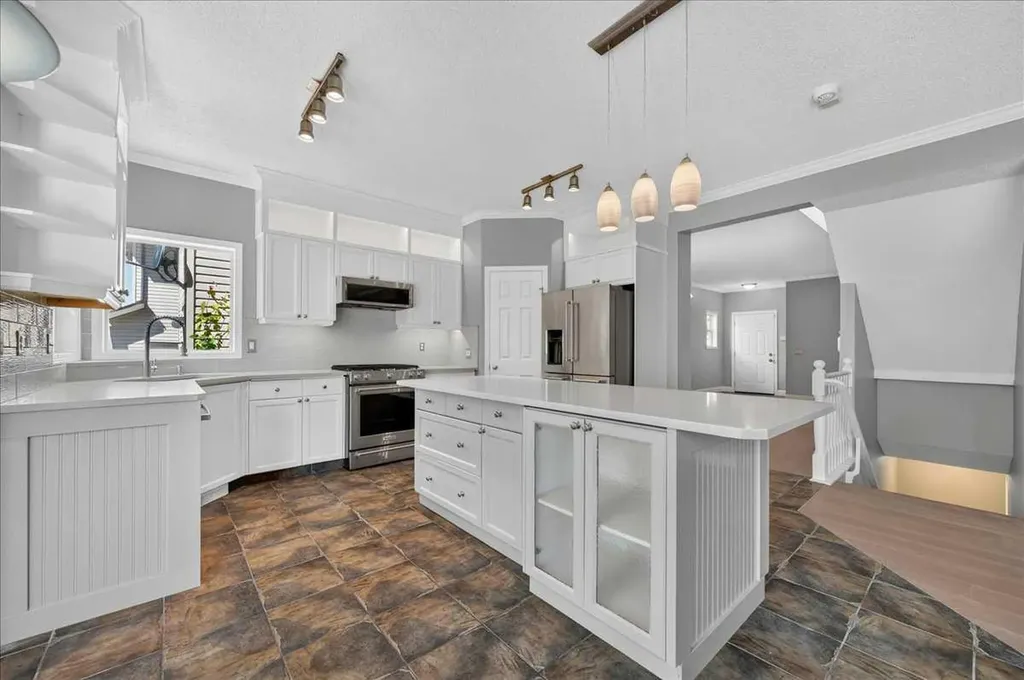 99 Evansbrooke Manor NW Calgary AB T2P 1C9
