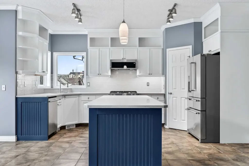 99 Evansbrooke Manor NW Calgary AB T2P 1C9