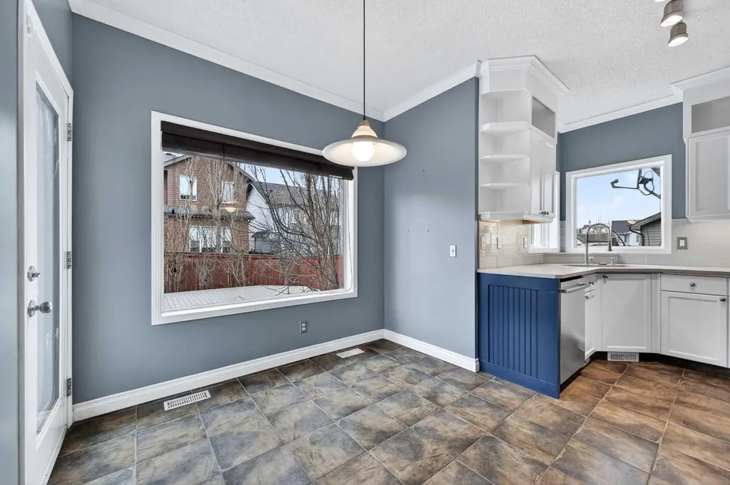 99 Evansbrooke Manor NW Calgary AB T2P 1C9