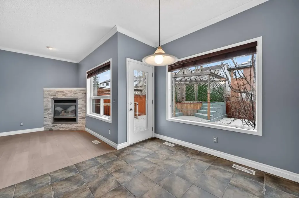 99 Evansbrooke Manor NW Calgary AB T2P 1C9