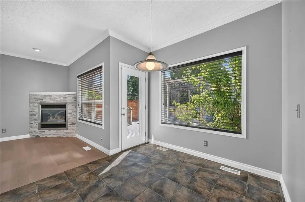 99 Evansbrooke Manor NW Calgary AB T2P 1C9