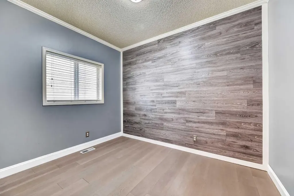 99 Evansbrooke Manor NW Calgary AB T2P 1C9