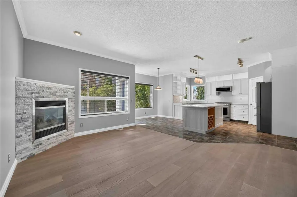 99 Evansbrooke Manor NW Calgary AB T2P 1C9