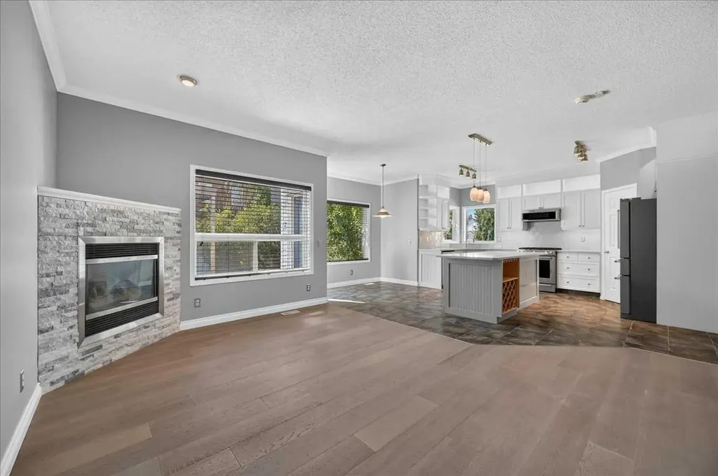 99 Evansbrooke Manor NW Calgary AB T2P 1C9