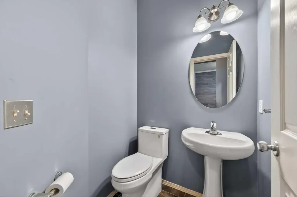 99 Evansbrooke Manor NW Calgary AB T2P 1C9