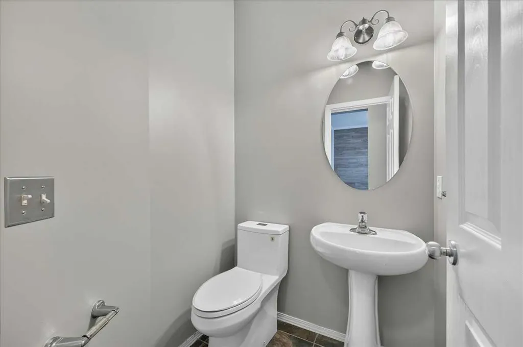 99 Evansbrooke Manor NW Calgary AB T2P 1C9