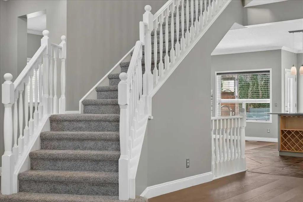 99 Evansbrooke Manor NW Calgary AB T2P 1C9