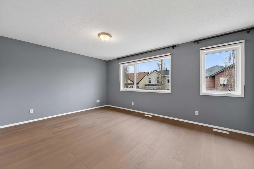 99 Evansbrooke Manor NW Calgary AB T2P 1C9