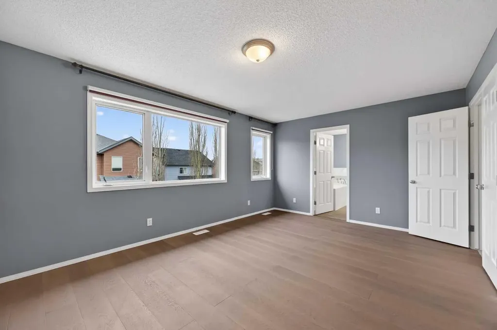 99 Evansbrooke Manor NW Calgary AB T2P 1C9