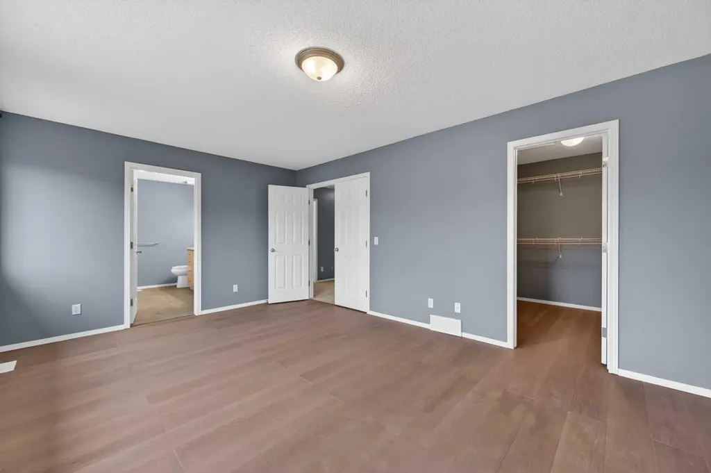 99 Evansbrooke Manor NW Calgary AB T2P 1C9