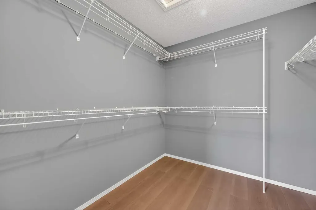 99 Evansbrooke Manor NW Calgary AB T2P 1C9