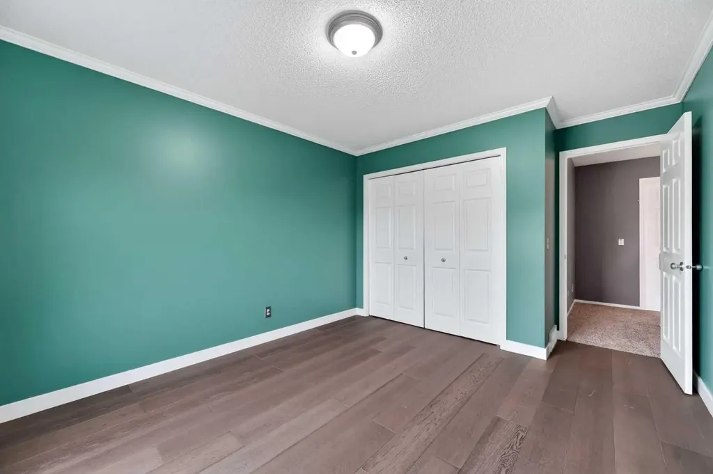 99 Evansbrooke Manor NW Calgary AB T2P 1C9