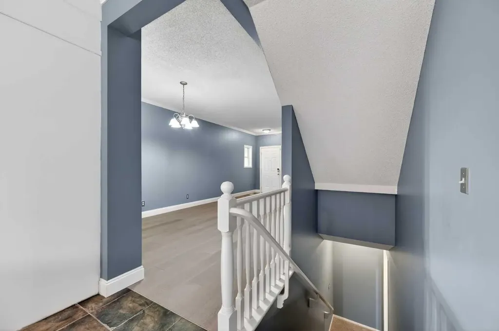 99 Evansbrooke Manor NW Calgary AB T2P 1C9