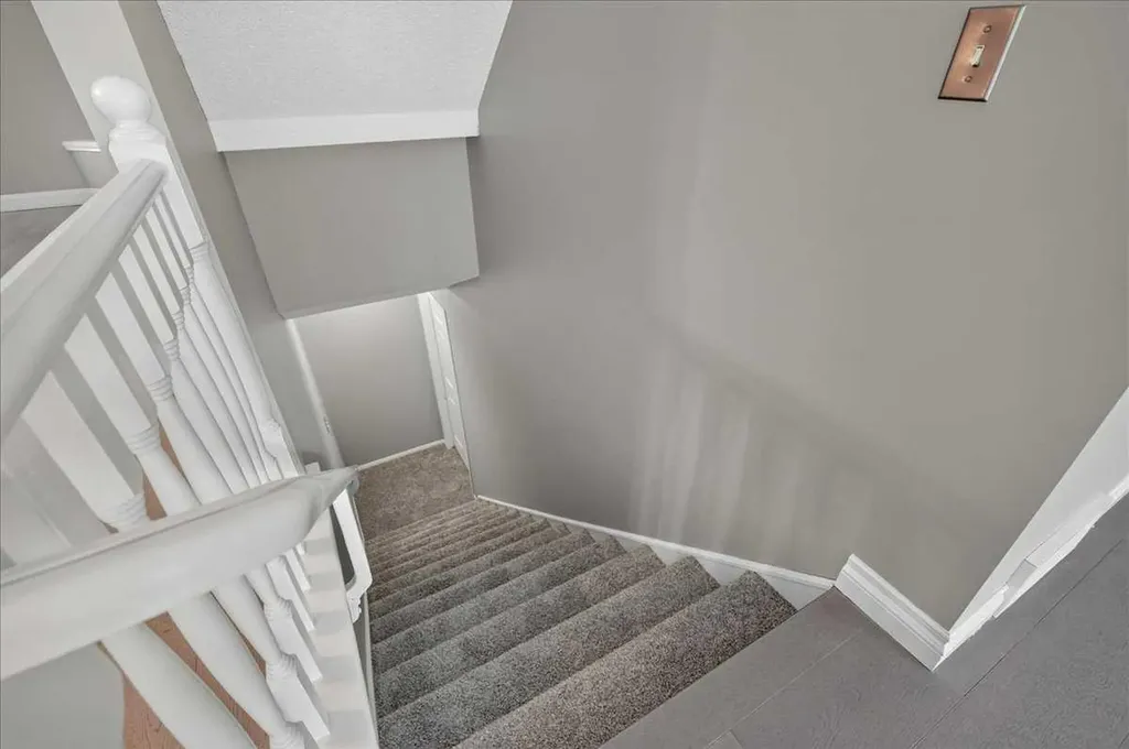 99 Evansbrooke Manor NW Calgary AB T2P 1C9