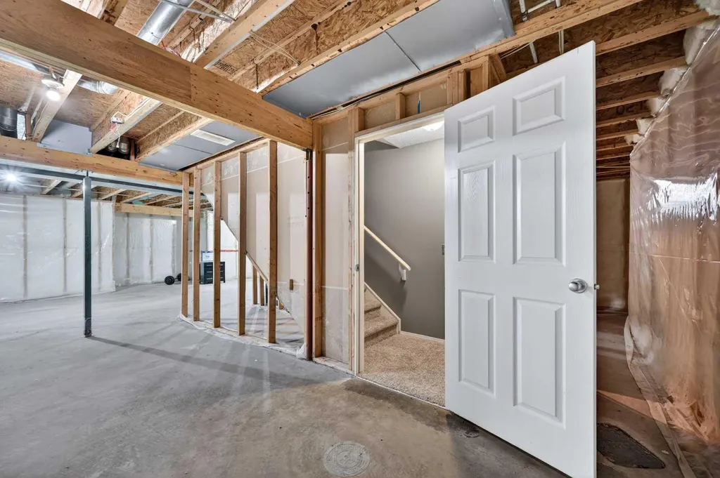 99 Evansbrooke Manor NW Calgary AB T2P 1C9