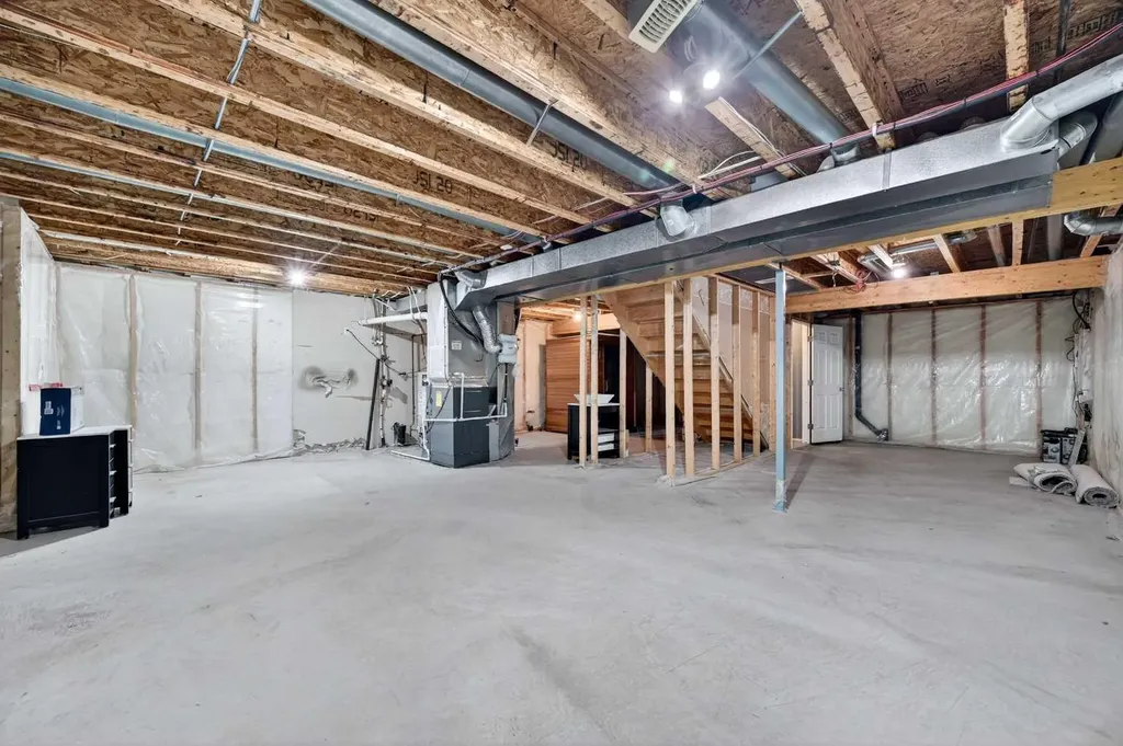 99 Evansbrooke Manor NW Calgary AB T2P 1C9