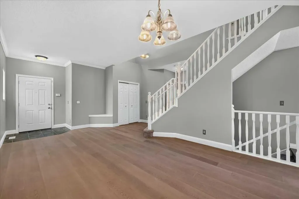 99 Evansbrooke Manor NW Calgary AB T2P 1C9