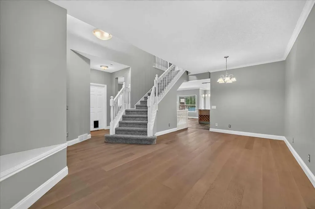 99 Evansbrooke Manor NW Calgary AB T2P 1C9
