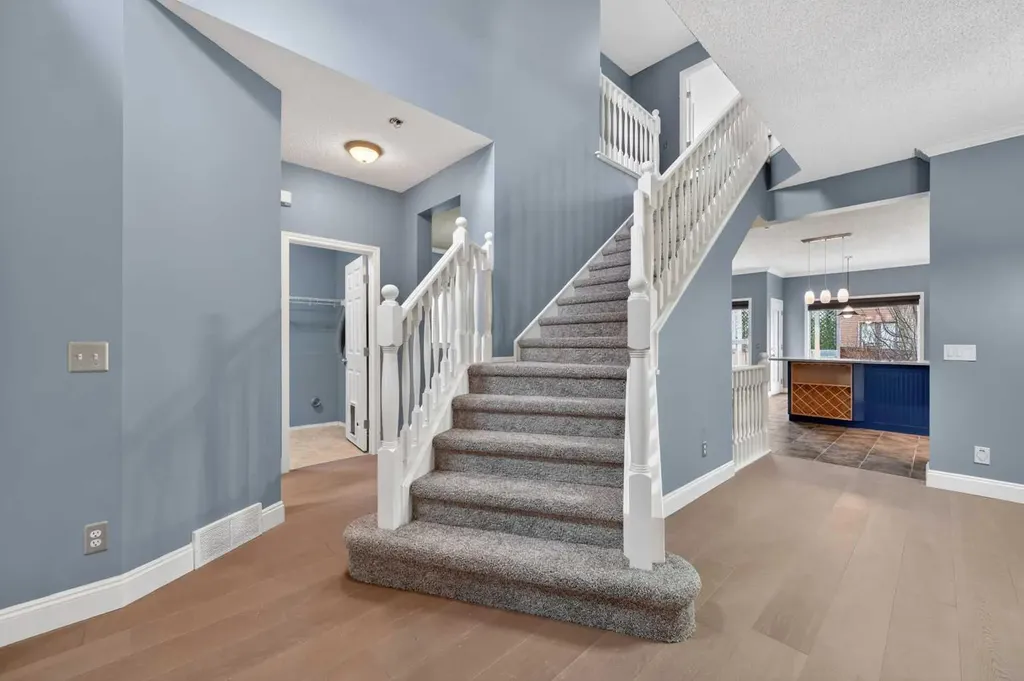 99 Evansbrooke Manor NW Calgary AB T2P 1C9
