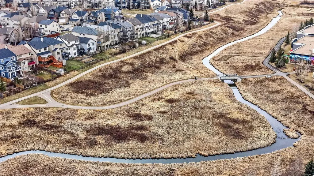99 Evansbrooke Manor NW Calgary AB T2P 1C9