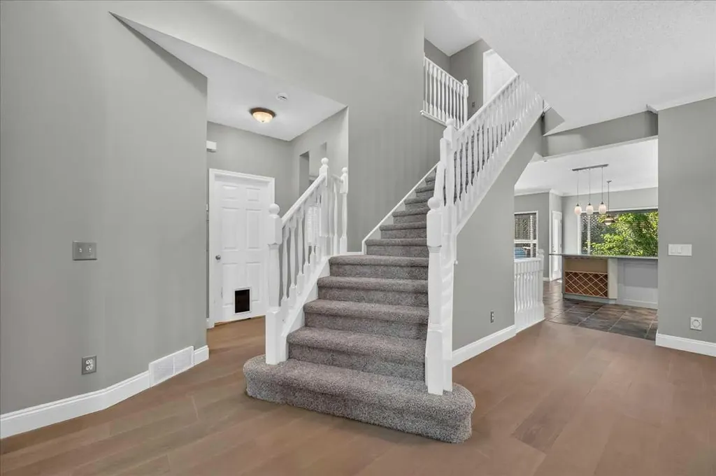 99 Evansbrooke Manor NW Calgary AB T2P 1C9