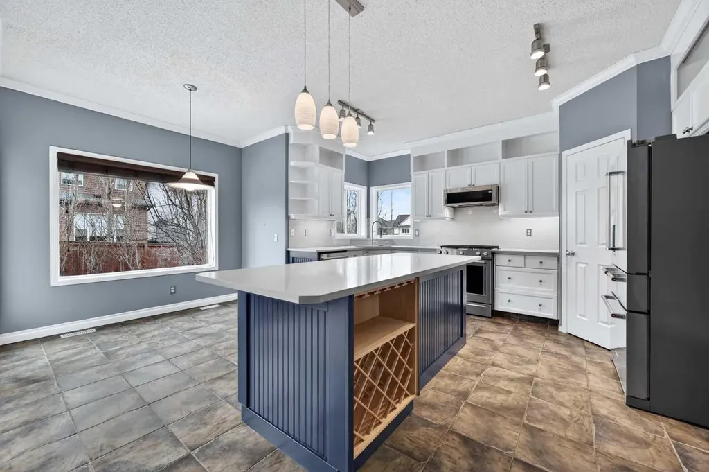 99 Evansbrooke Manor NW Calgary AB T2P 1C9
