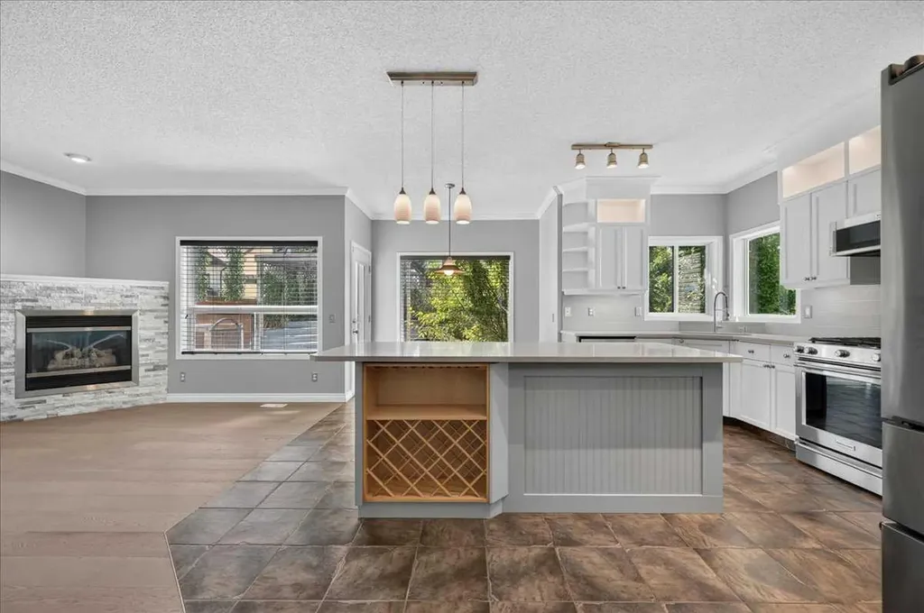 99 Evansbrooke Manor NW Calgary AB T2P 1C9
