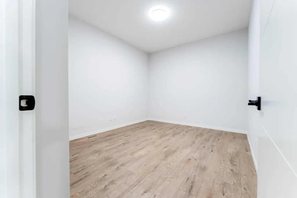13 Calhoun Crescent NE Calgary AB T3P 1X8