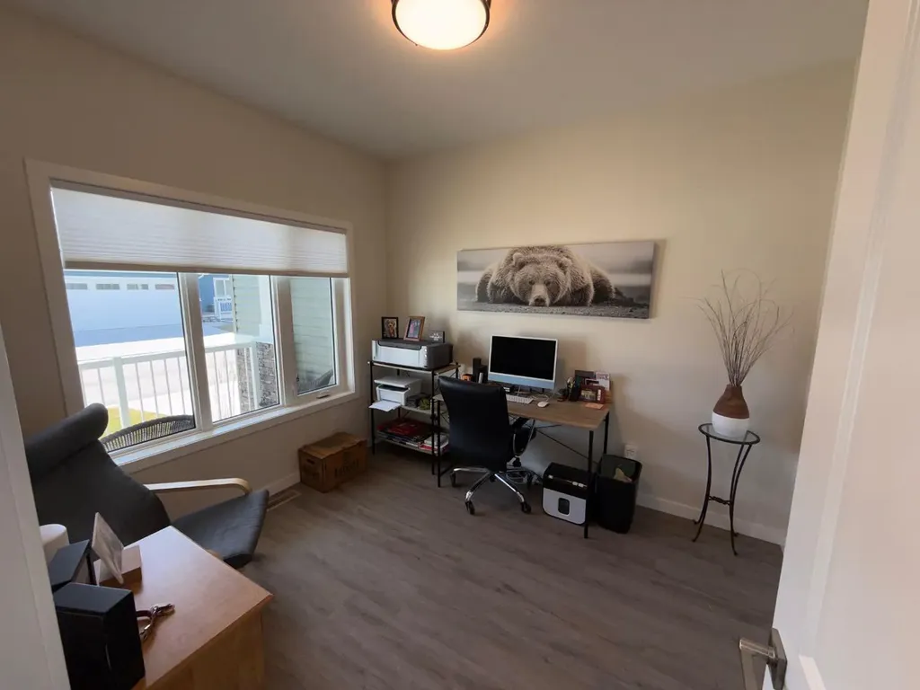1940 Parkside Way Coaldale AB T1M 0G5