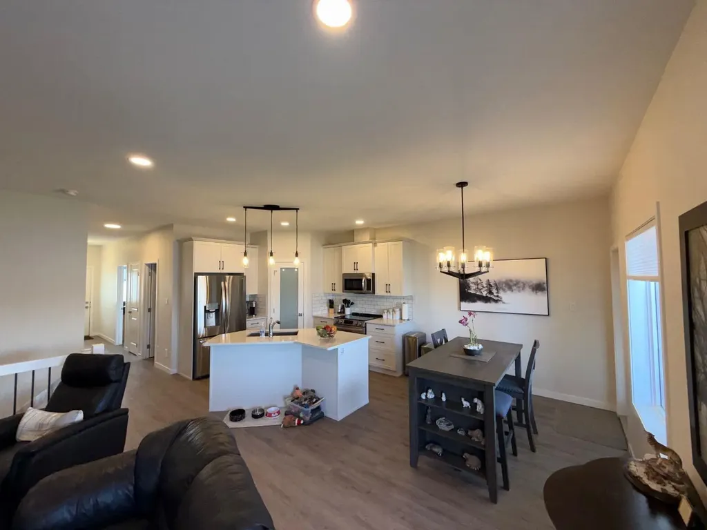 1940 Parkside Way Coaldale AB T1M 0G5
