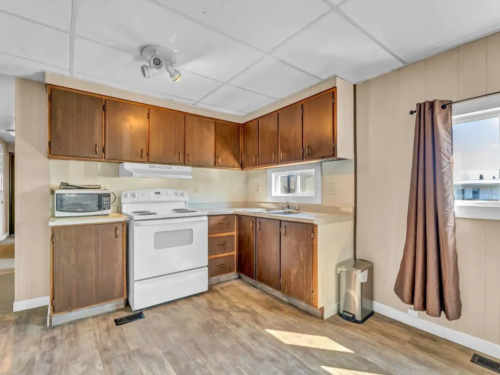 4000 13 Avenue SE Medicine Hat AB T1B1J3