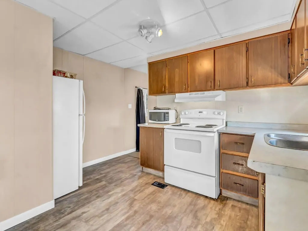 4000 13 Avenue SE Medicine Hat AB T1B1J3