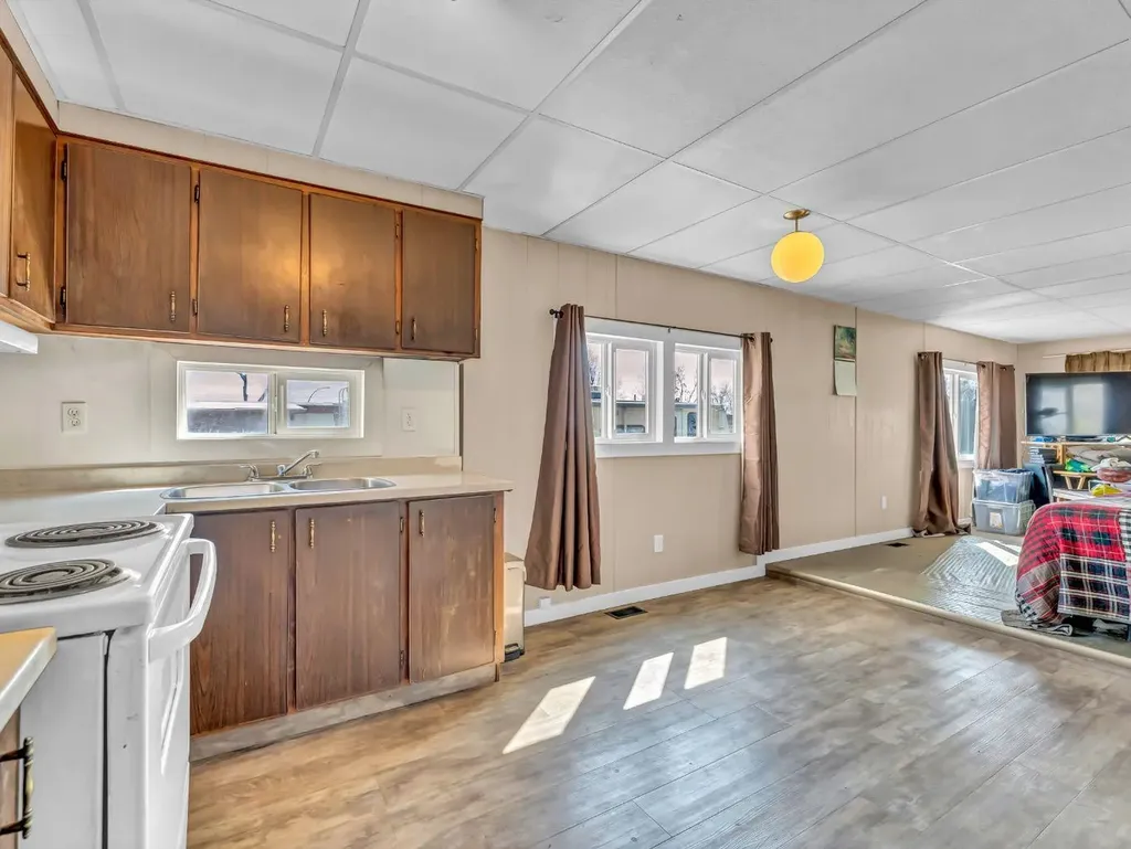 4000 13 Avenue SE Medicine Hat AB T1B1J3