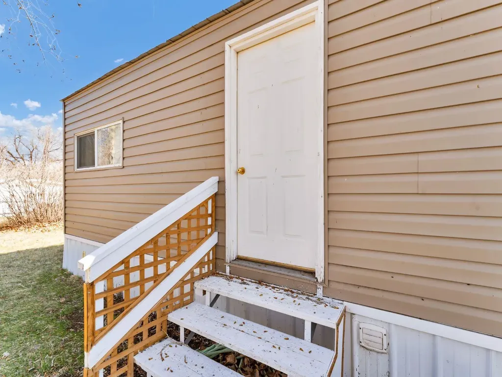 4000 13 Avenue SE Medicine Hat AB T1B1J3