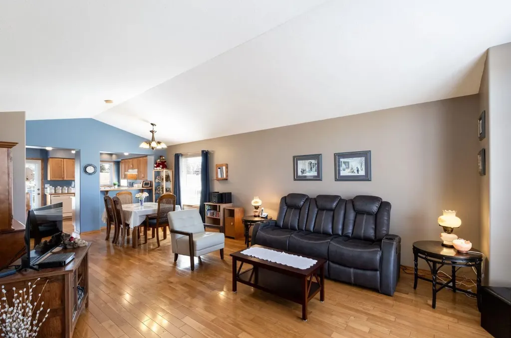 4406 54a Avenue Crescent Innisfail AB T4G1X5
