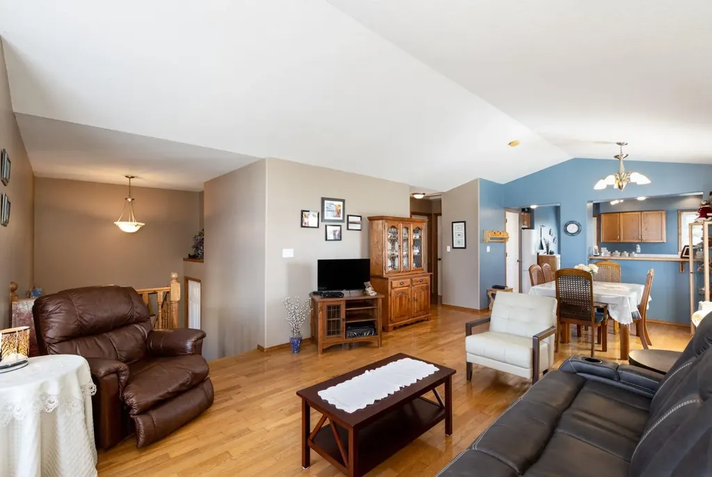 4406 54a Avenue Crescent Innisfail AB T4G1X5