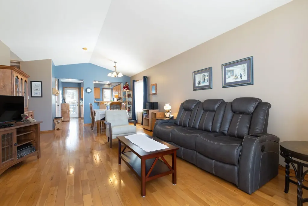 4406 54a Avenue Crescent Innisfail AB T4G1X5