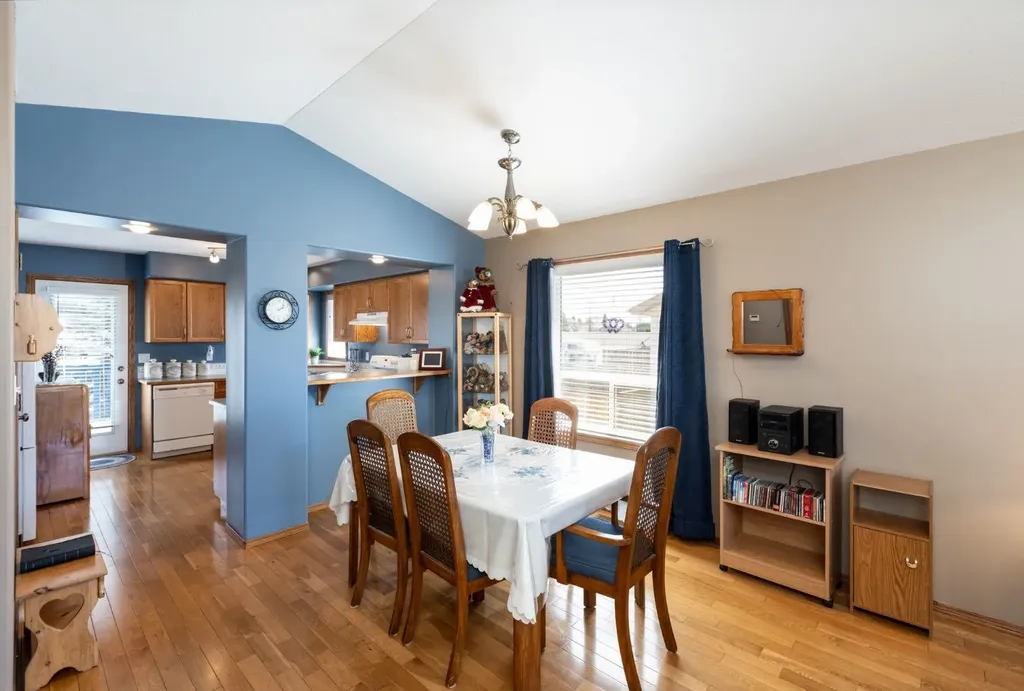4406 54a Avenue Crescent Innisfail AB T4G1X5