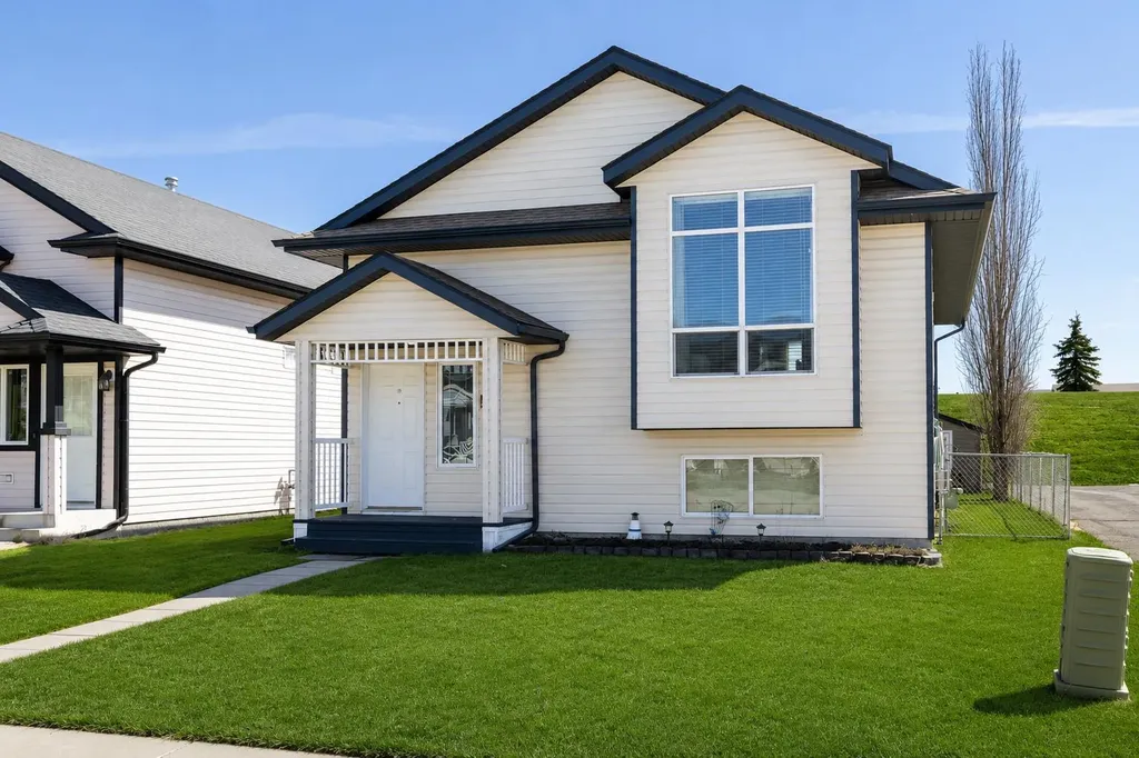 4406 54a Avenue Crescent Innisfail AB T4G1X5