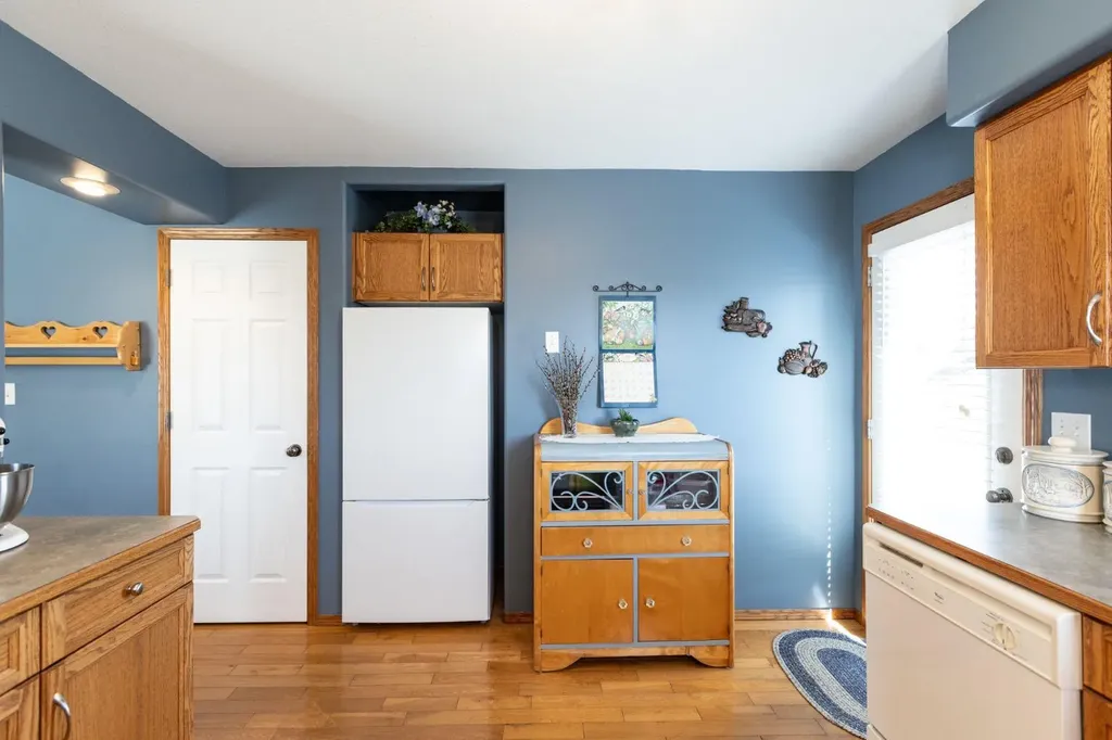 4406 54a Avenue Crescent Innisfail AB T4G1X5