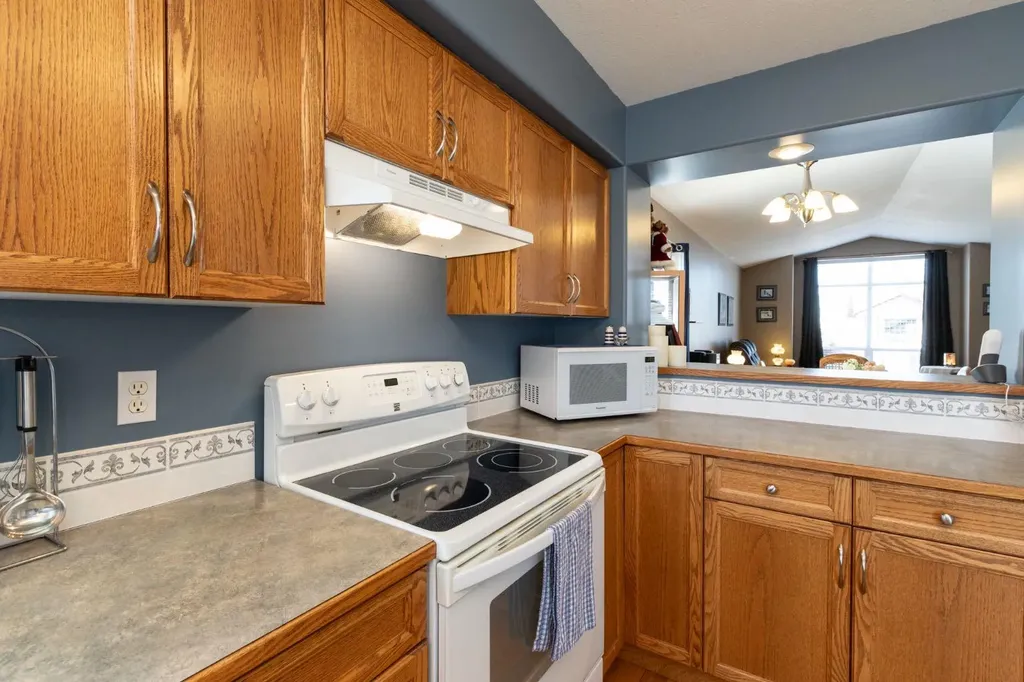 4406 54a Avenue Crescent Innisfail AB T4G1X5