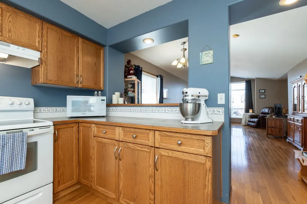 4406 54a Avenue Crescent Innisfail AB T4G1X5