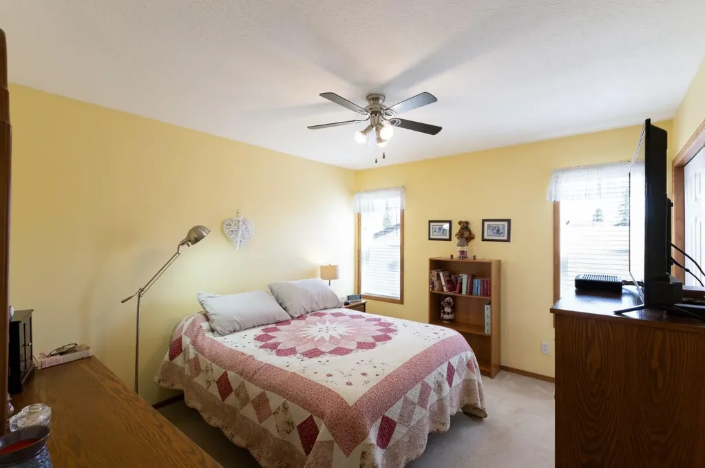 4406 54a Avenue Crescent Innisfail AB T4G1X5