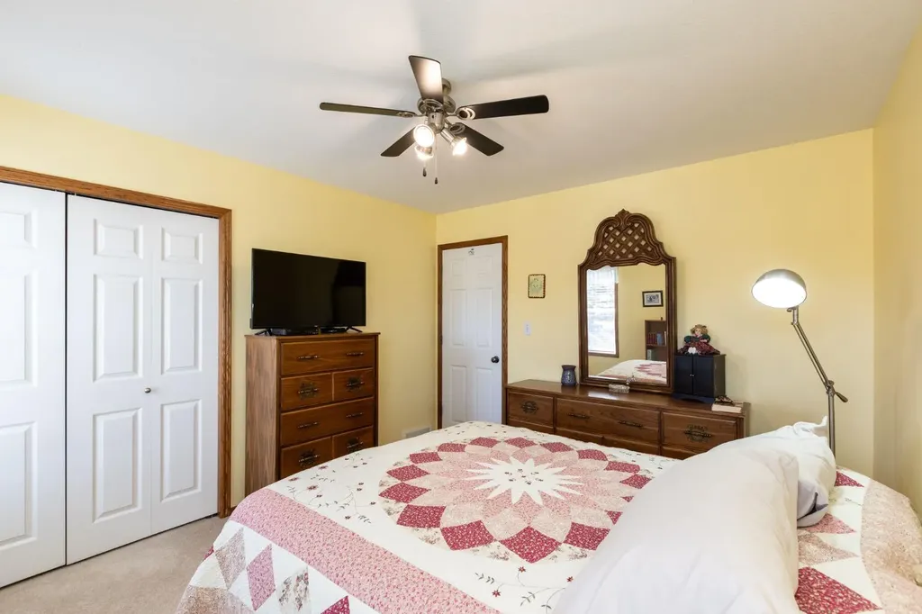 4406 54a Avenue Crescent Innisfail AB T4G1X5