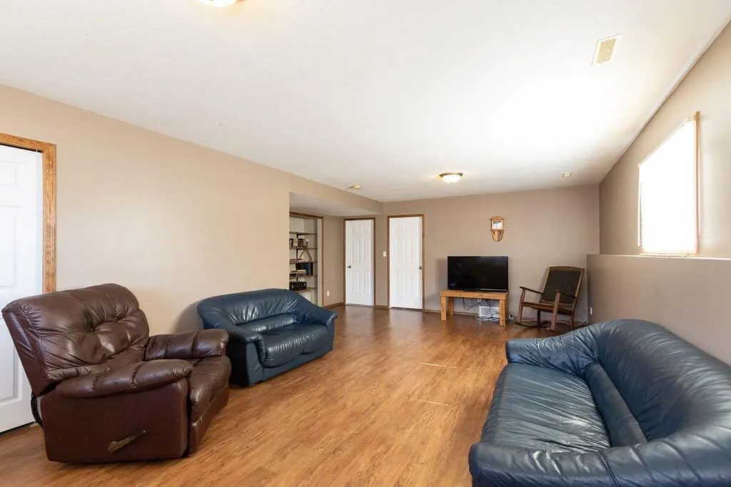 4406 54a Avenue Crescent Innisfail AB T4G1X5