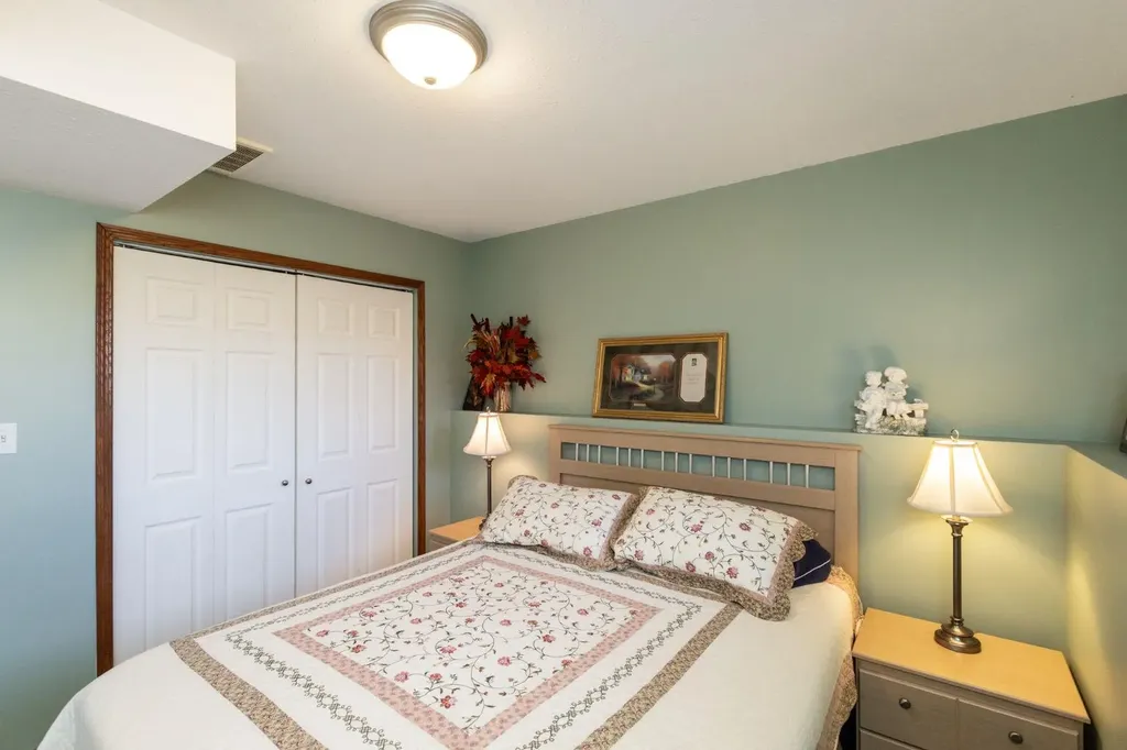 4406 54a Avenue Crescent Innisfail AB T4G1X5