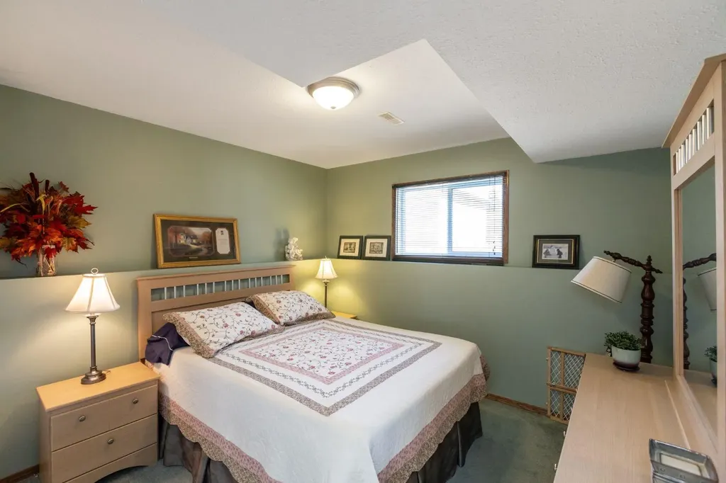4406 54a Avenue Crescent Innisfail AB T4G1X5