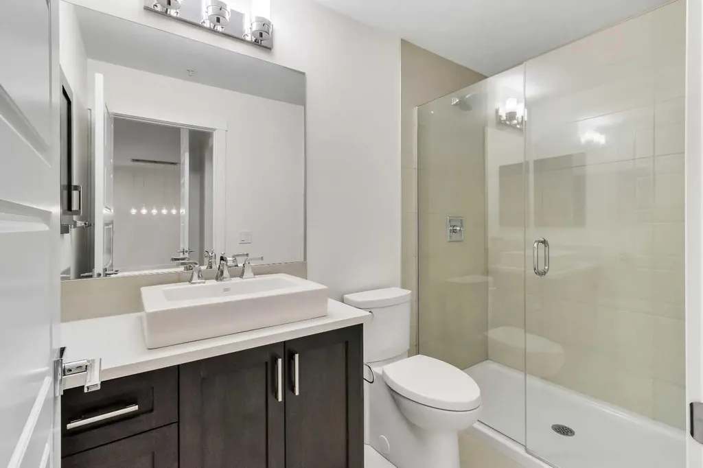 3320 3 Avenue NW Calgary AB T2N 0L9