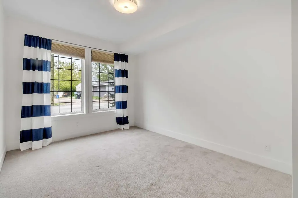3320 3 Avenue NW Calgary AB T2N 0L9